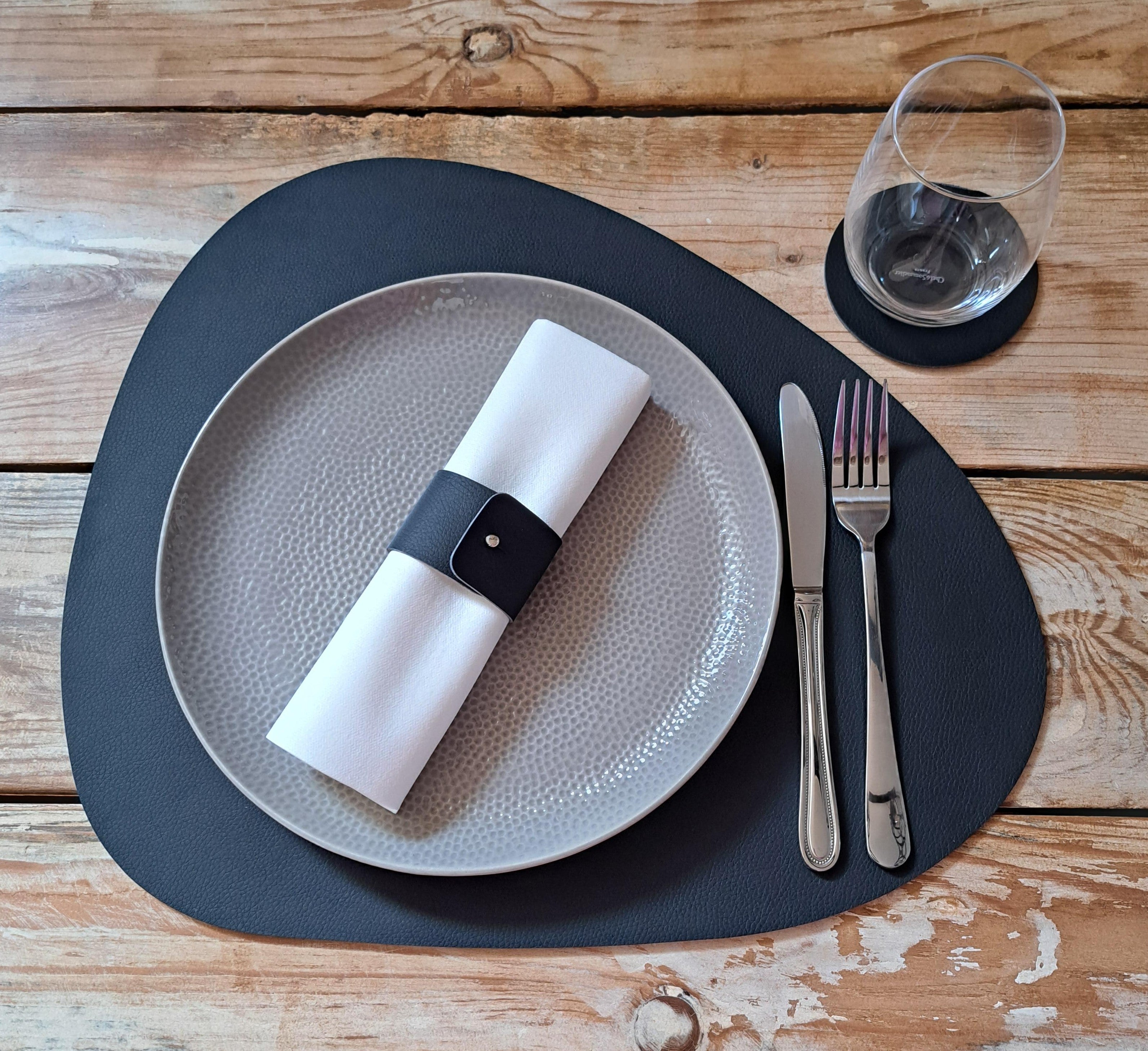 Placemat oval shaped - 2030 (set 4 pieces)